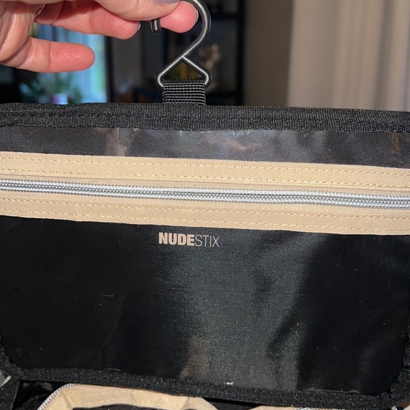 Winter 2022 FAB FIT FUN Bundle - Picture 9 of 11